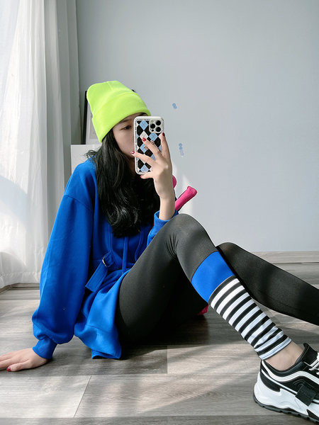 Uus kõrge vöökohaga naiste retuuside mudel