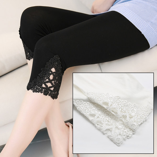 Naiste vabaaja retuusid 7/8 pikkuse ja tikandiga