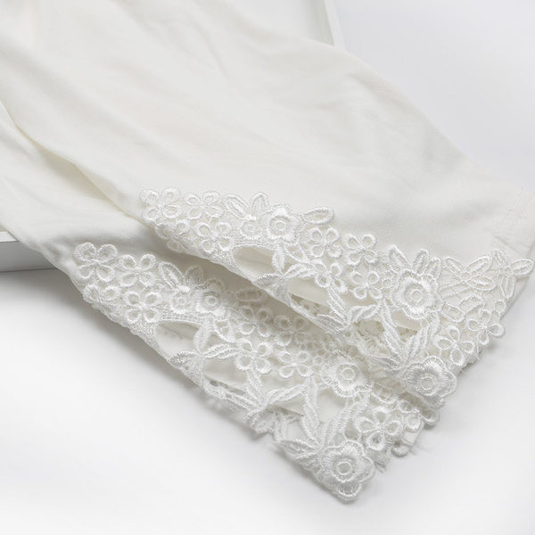 Naiste vabaaja retuusid 7/8 pikkuse ja tikandiga