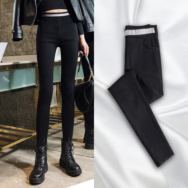 Igapäevased kõrge vöökoha ja mustade taskutega naiste retuusid