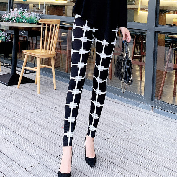 Moodne naiste elastne mustriga kiil