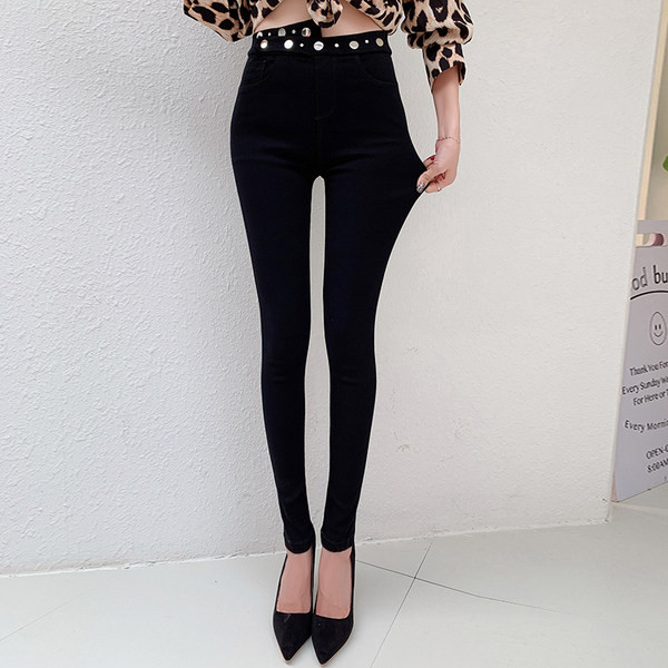 Moodsad kõrge vöökoha ja metallelemendiga naiste retuusid