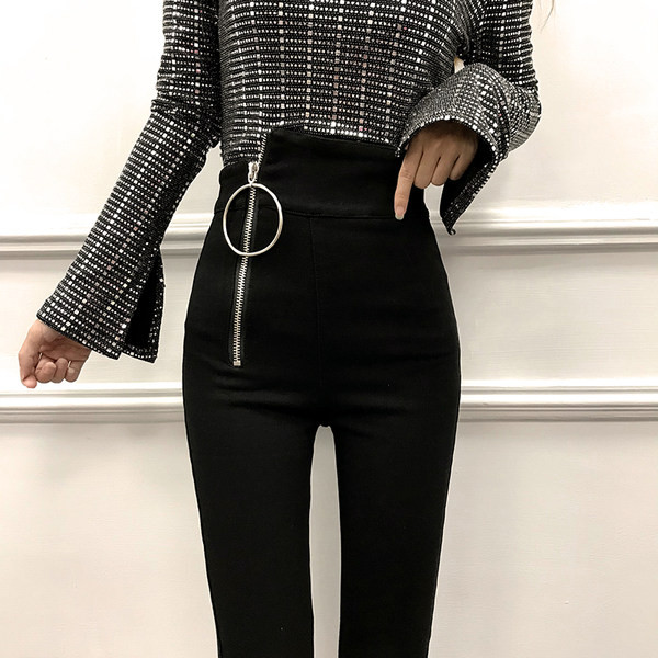 Uut mudelit musta värvi lukuga naiste retuusid