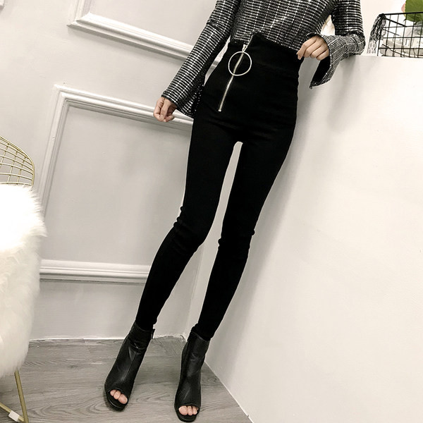 Uut mudelit musta värvi lukuga naiste retuusid