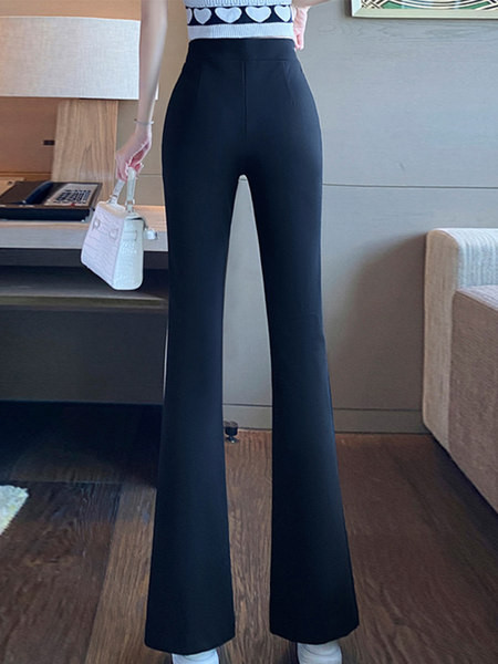 Naiste stiilsed kõrge vöökoha ja lõhikutega retuusid säärtel