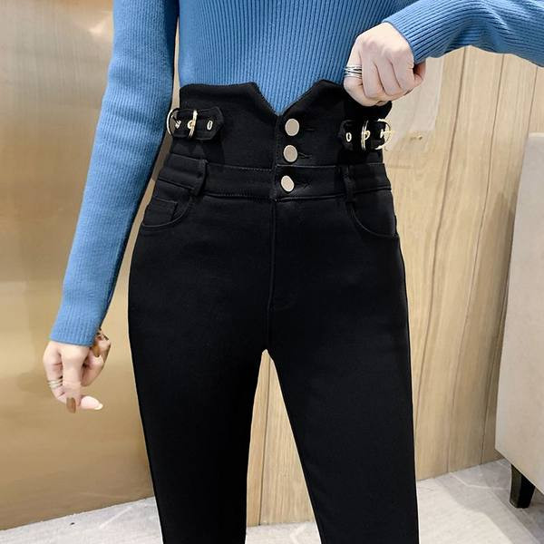 Moodsad kõrge vöökohaga naiste retuusid – musta värvi