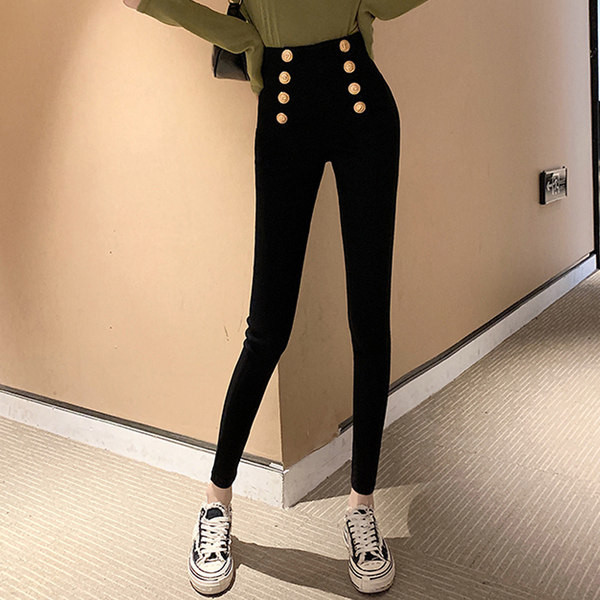 Naiste nööpide ja kõrge vöökohaga retuusid