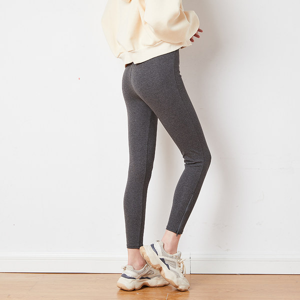 Naiste ühevärviline lukuga kiil - hall ja must