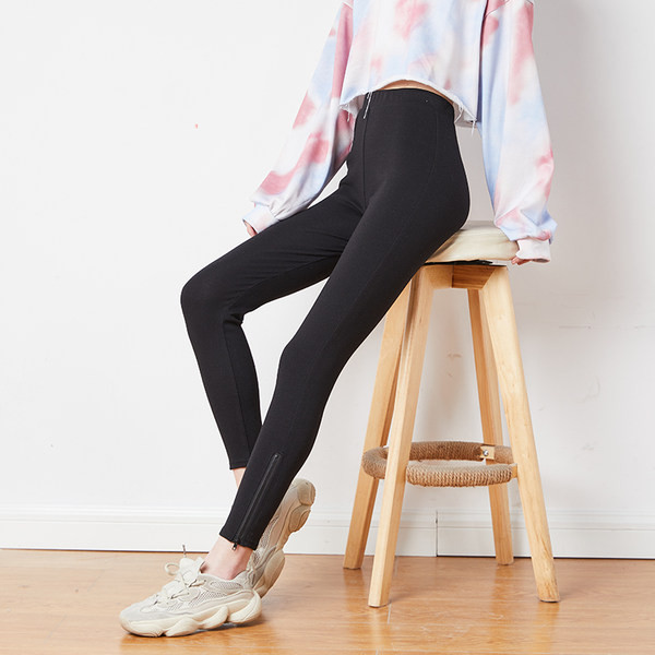 Naiste ühevärviline lukuga kiil - hall ja must