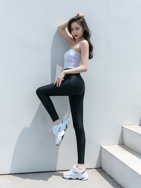 Naiste sportlikud säärised elastse vöökohaga