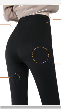 Ženske sportske tajice sa natpisom - crne boje