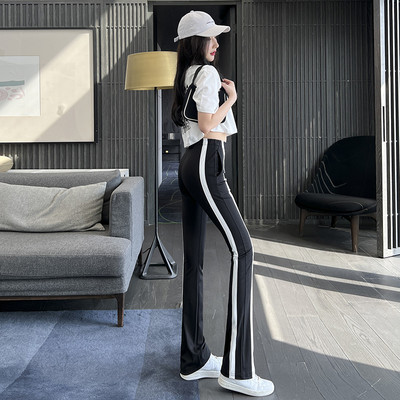 Naiste vabaaja ääristega retuusid