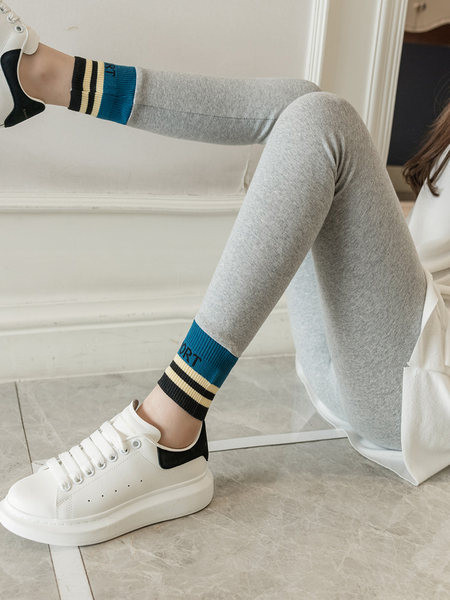 Igapäevased kõrge vöökohaga naiste säärised – mitut värvi