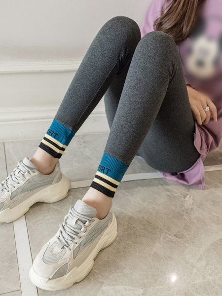 Igapäevased kõrge vöökohaga naiste säärised – mitut värvi