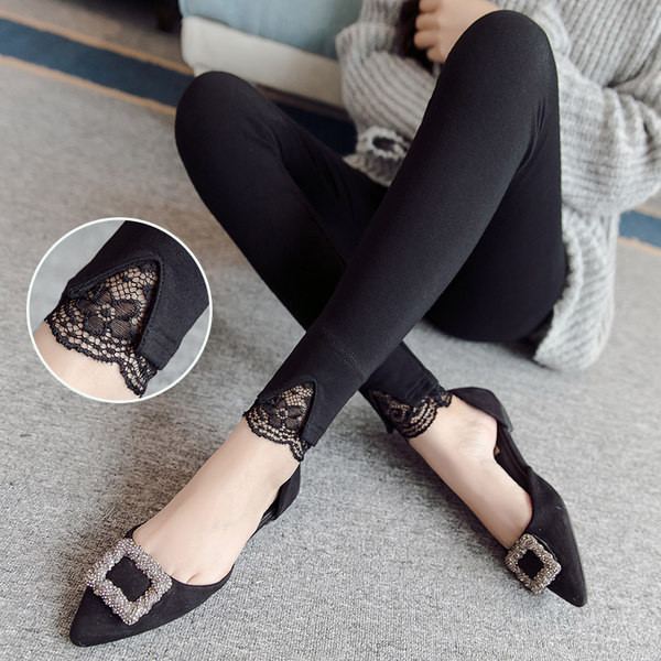 Naiste vabaaja retuusid pitsiga