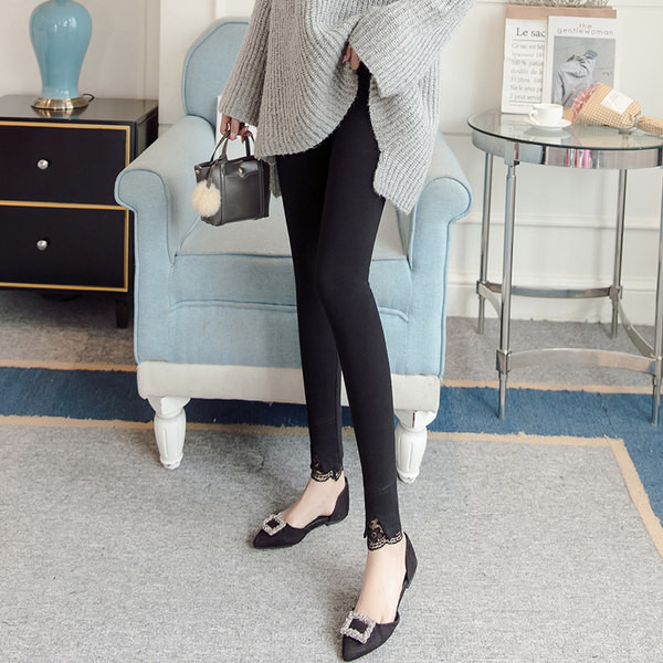 Naiste vabaaja retuusid pitsiga