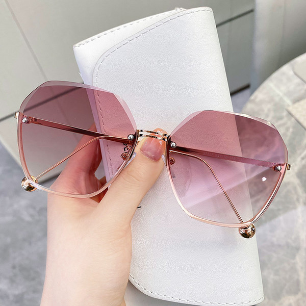 Naiste värviliste klaaside ja UV-kaitsega päikeseprillid