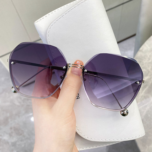 Naiste värviliste klaaside ja UV-kaitsega päikeseprillid