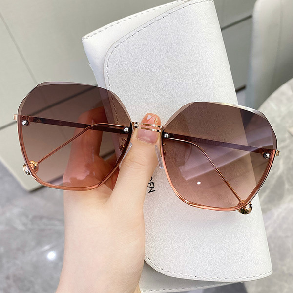 Naiste värviliste klaaside ja UV-kaitsega päikeseprillid