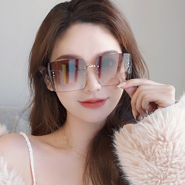 Naiste kandilised värviliste klaasidega prillid uus mudel