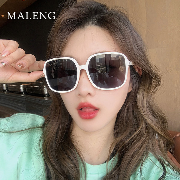 Uus ruudukujulise kujuga naiste päikeseprillide mudel