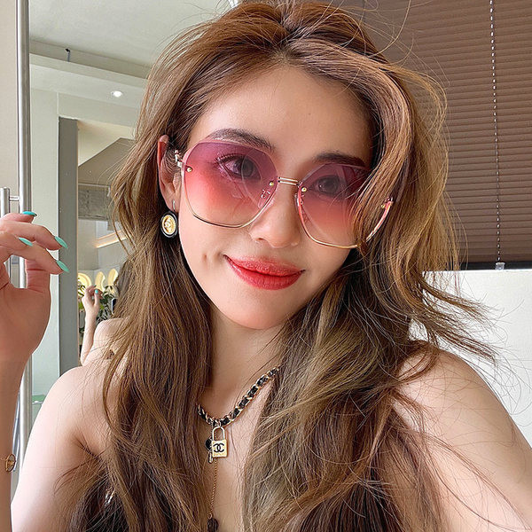 Νέο μοντέλο γυναικεία γυαλιά με χρυσό σκελετό