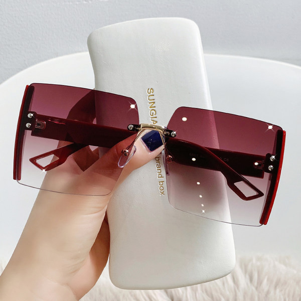 Τετράγωνα γυαλιά ηλίου