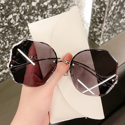 Στρογγυλά μοντέρνα γυαλιά