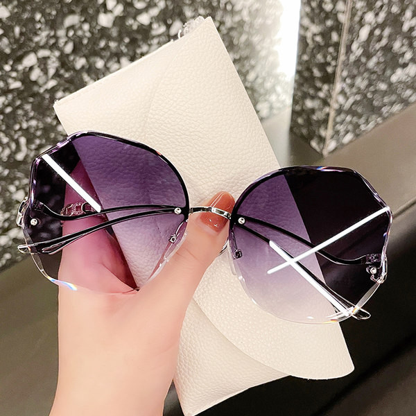 Στρογγυλά μοντέρνα γυαλιά