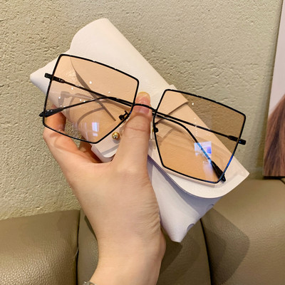 Kandilised õhukeste raamidega prillid