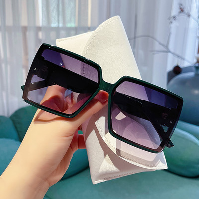 Suurte kandiliste klaaside ja UV-kaitsega naiste prillide uus mudel