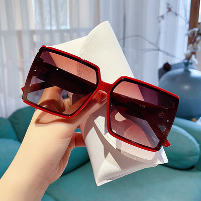 Suurte kandiliste klaaside ja UV-kaitsega naiste prillide uus mudel