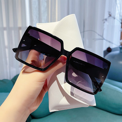 Suurte kandiliste klaaside ja UV-kaitsega naiste prillide uus mudel