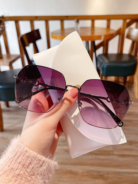 Uus metallraamiga naiste päikeseprillide mudel