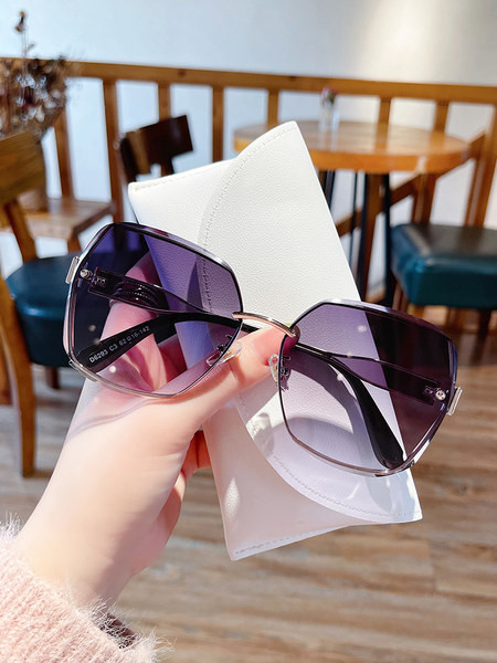 Uus ümarate prillide mudel