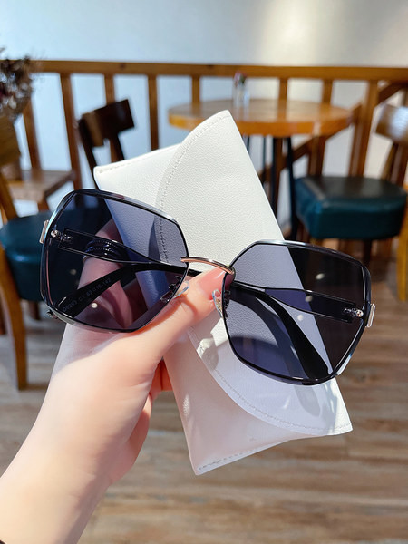 Uus ümarate prillide mudel