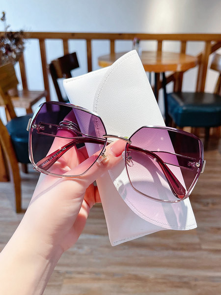 Uus ümarate prillide mudel