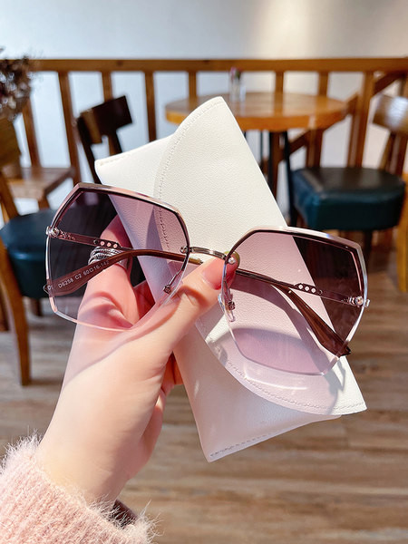 Uus UV-kaitsega naiste päikeseprillide mudel