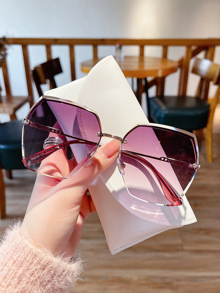 Uus UV-kaitsega naiste päikeseprillide mudel