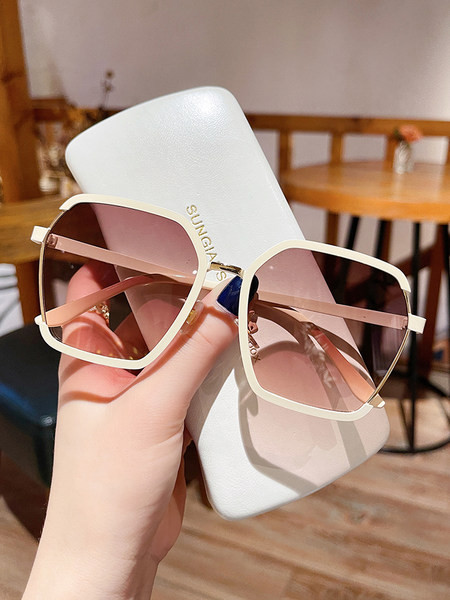 Uus UV-kaitsega naiste prillide mudel - õhuke raam