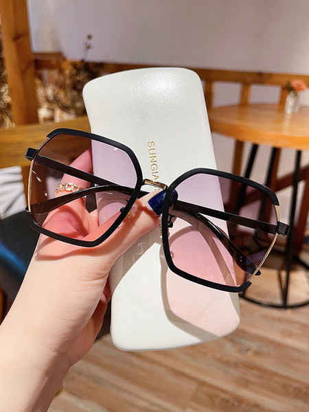 Uus UV-kaitsega naiste prillide mudel - õhuke raam