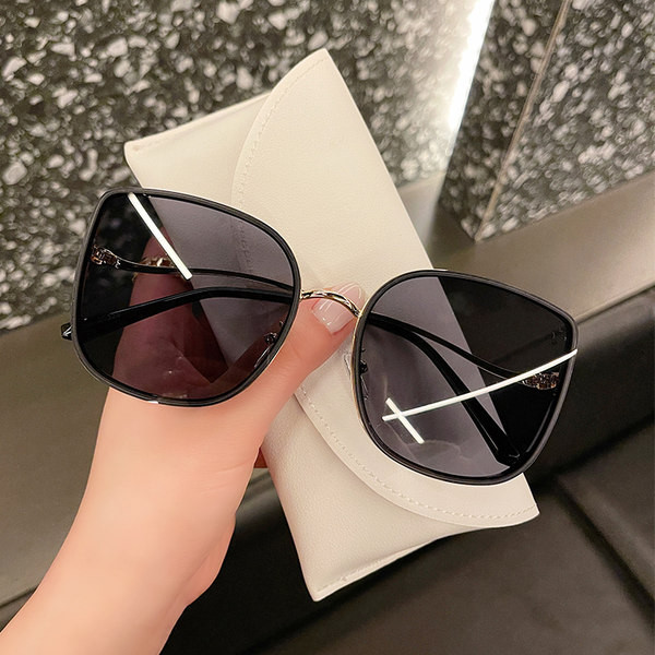 Moodsad UV-kaitsega prillid