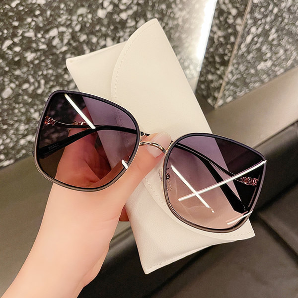 Moodsad UV-kaitsega prillid