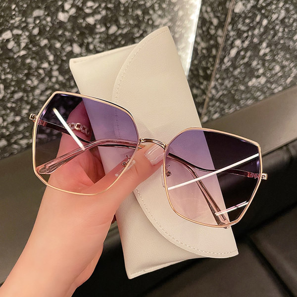 Νέο μοντέλο γυαλιά με προστασία UV