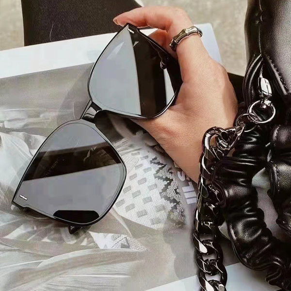 Naiste kandilised prillid ja plastikraamid