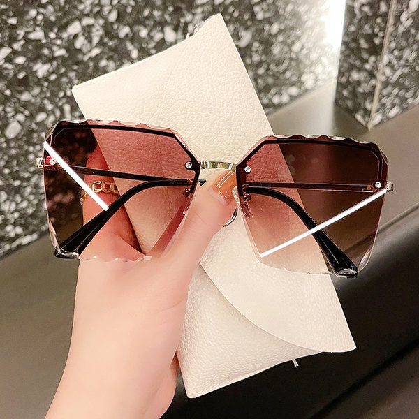 Uus mudel kandiliste klaasidega naiste prillid