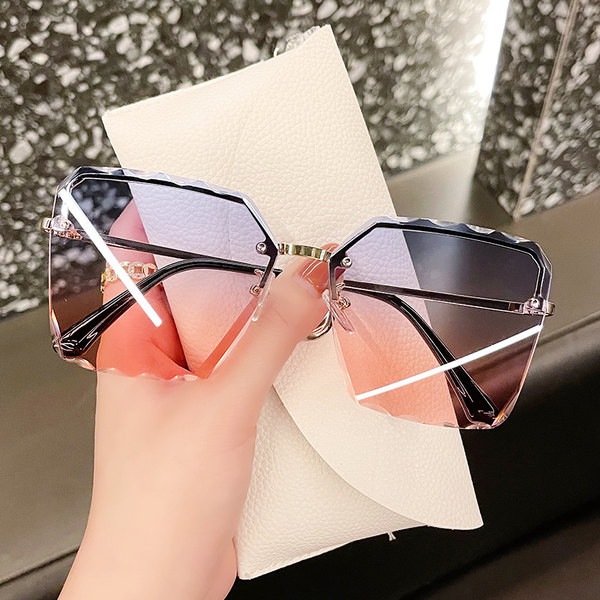 Uus mudel kandiliste klaasidega naiste prillid