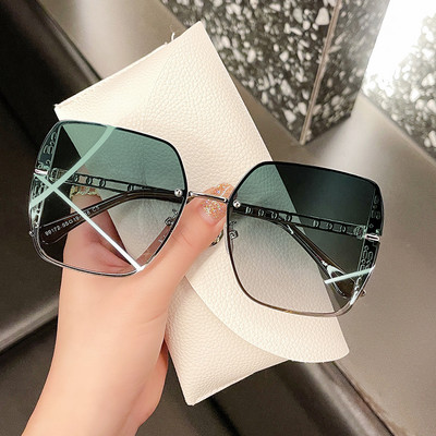 Uus õhukeste raamide ja ruudukujuliste naiste prillide mudel