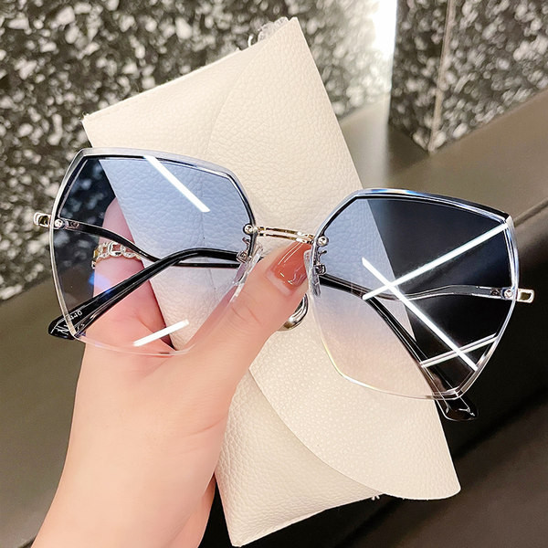 Õhukese metallraamiga naiste päikeseprillid