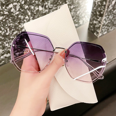 Moodsad õhukeste metallraamidega ja UV-kaitsega naiste prillid